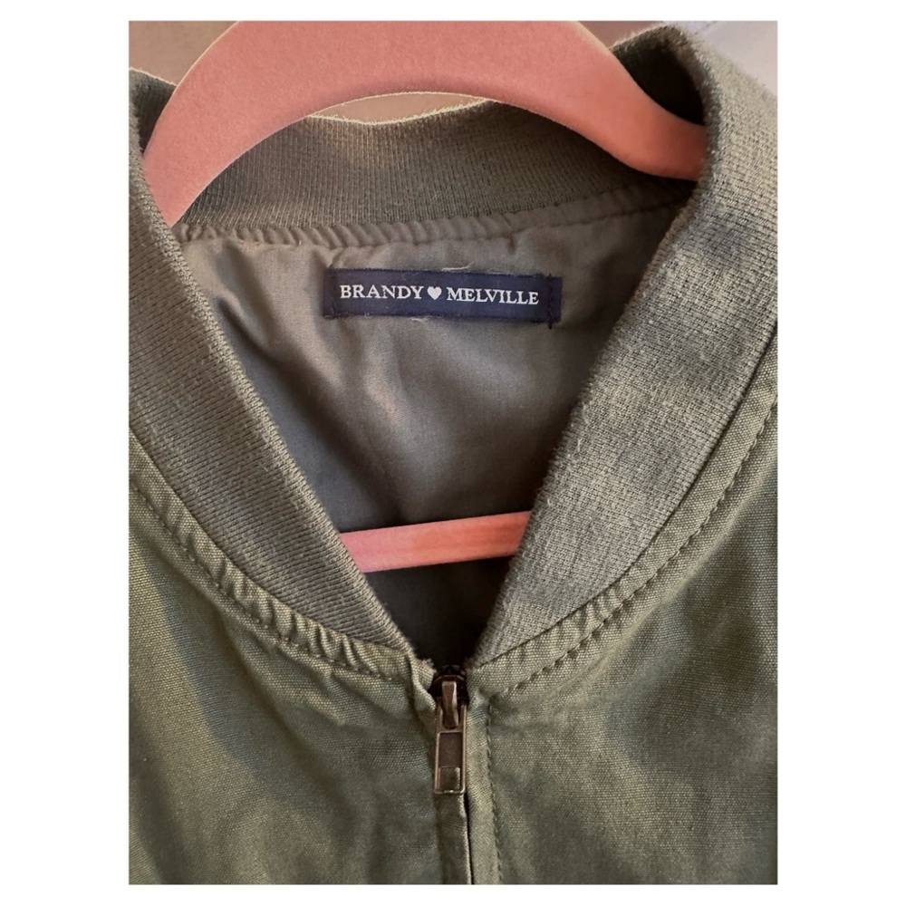 brandy melville bomber jacket - Picture 2 of 2